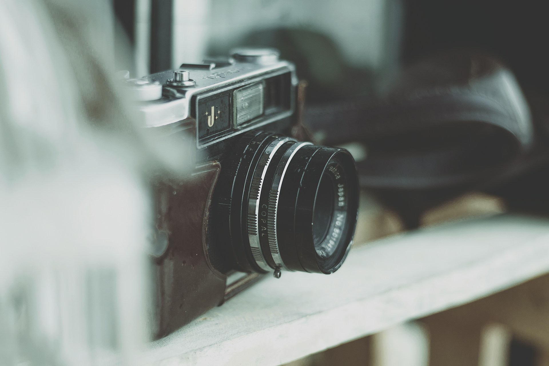 The Psychology of Photography Gear: How Equipment Influences Creativity The Psychology of Photography Gear: How Equipment Influences Creativity